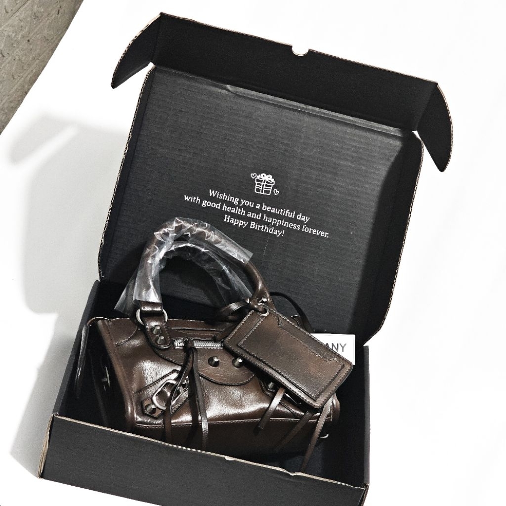 

HAWANY - Box Kardus Happy Birthday