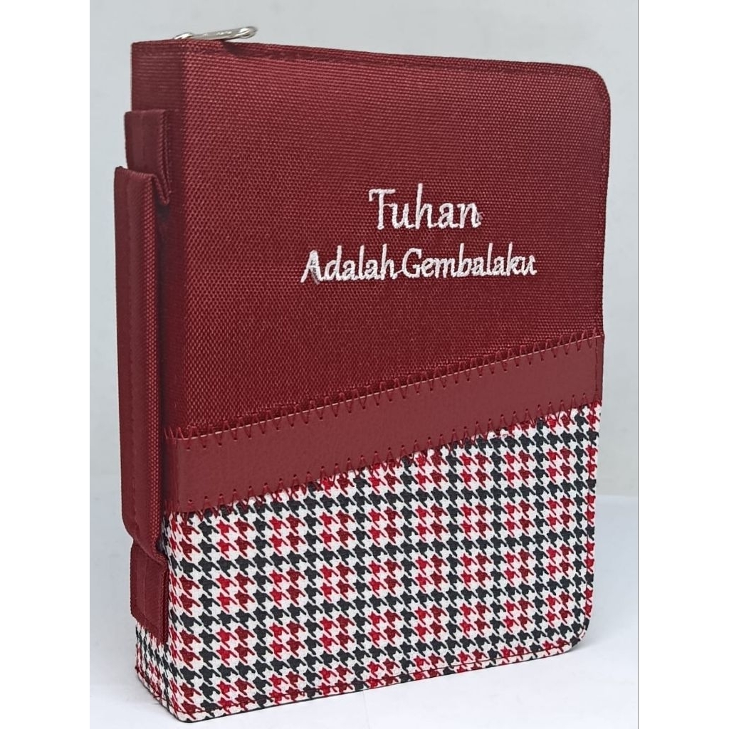 

SAMPUL ALKITAB KECIL KIDUNG JEMAAT TUHAN ADALAH GEMBALAKU