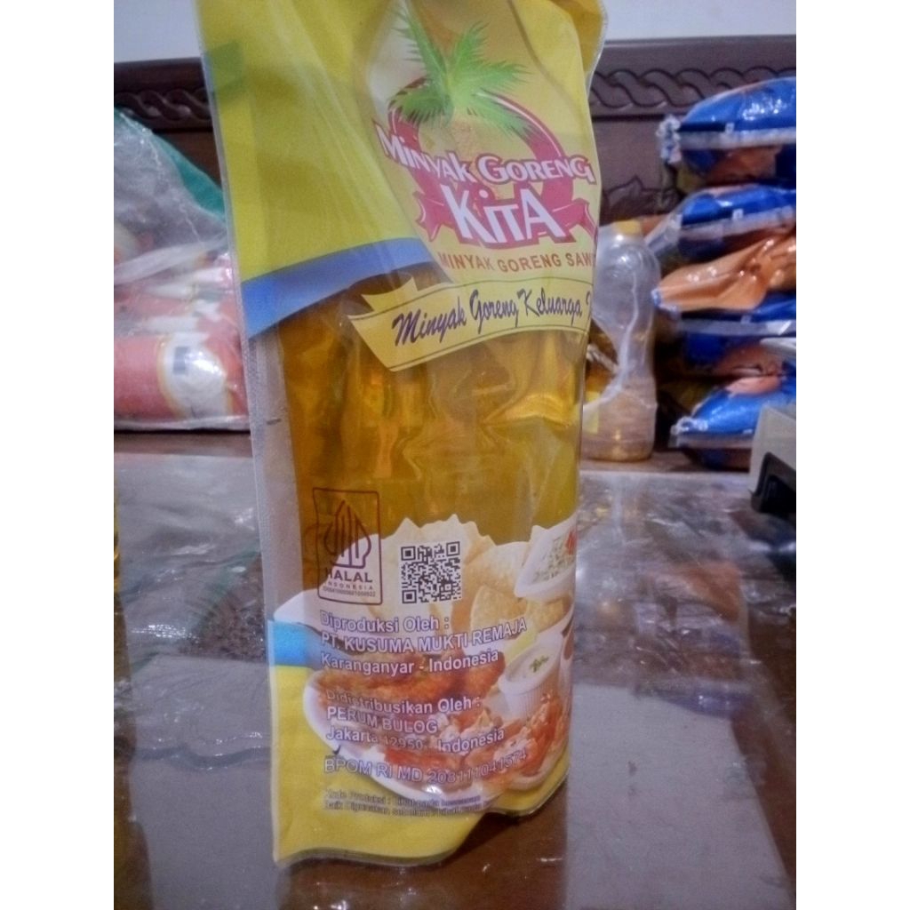 

minyak goreng kita premium refil 1liter