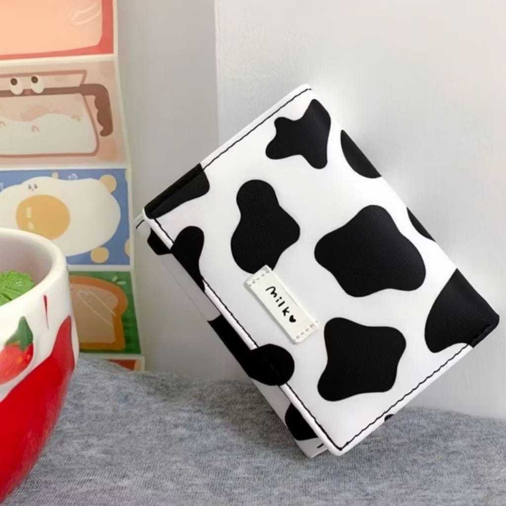 Dompet wanita Kecil_Lipat3_ Dompet Kartu dan Uang Motif Milky