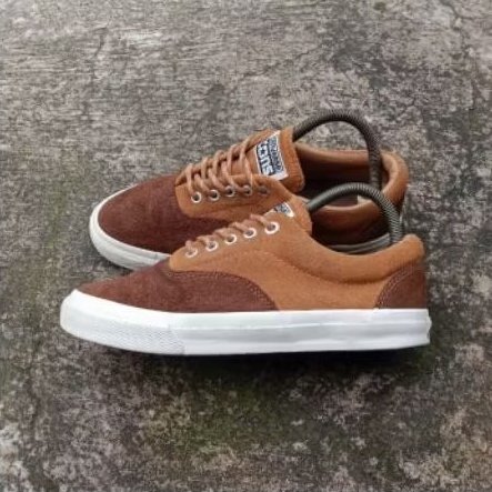 Sepatu Pria Cons Skate