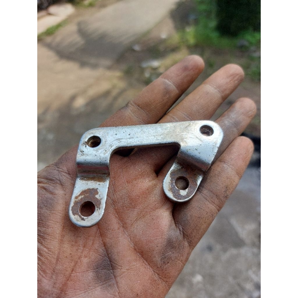 Plat Breket Slebor Spakbor Depan GL100 GL125 Original