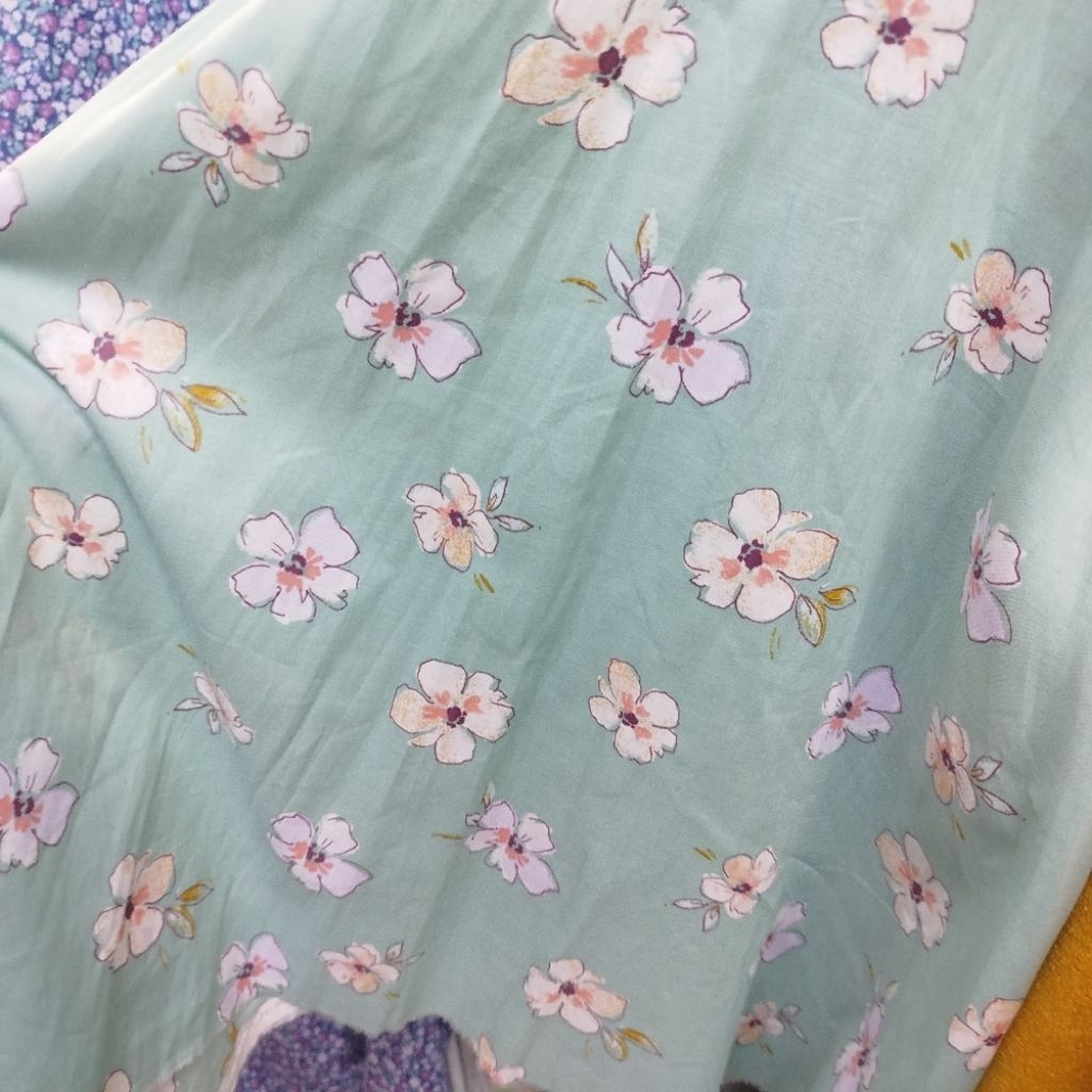 Kain Katun Poplin Motif Bunga Hijau Mint – Lembut, Adem & Elegan - Kain Katun Poplin Printing Motif 