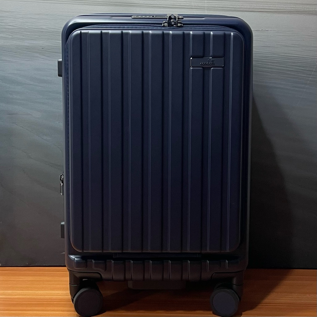 Koper Condotti Navy cabin size 20 inch