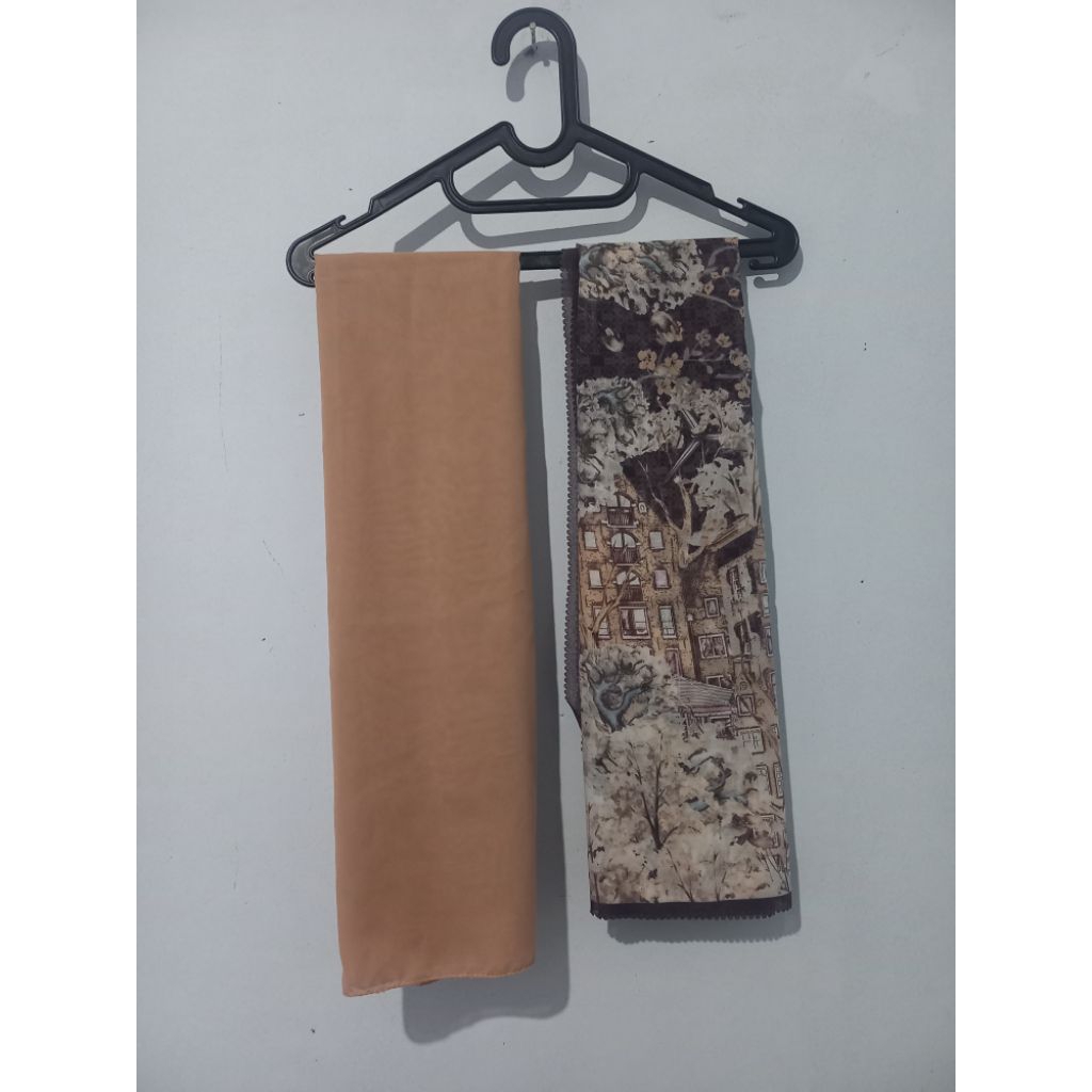 preloved hijab motif