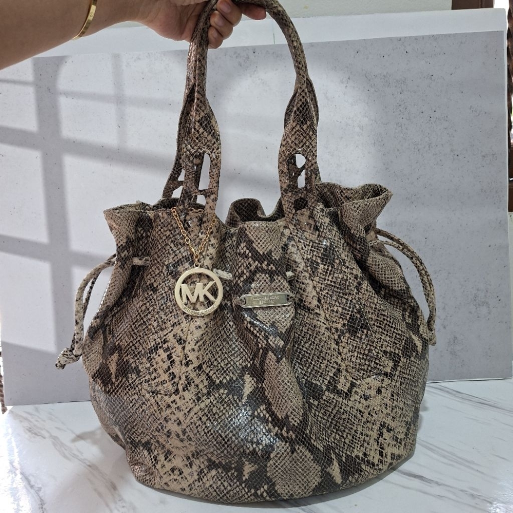 Tas Preloved Shoulder Serut MK Snake Skin