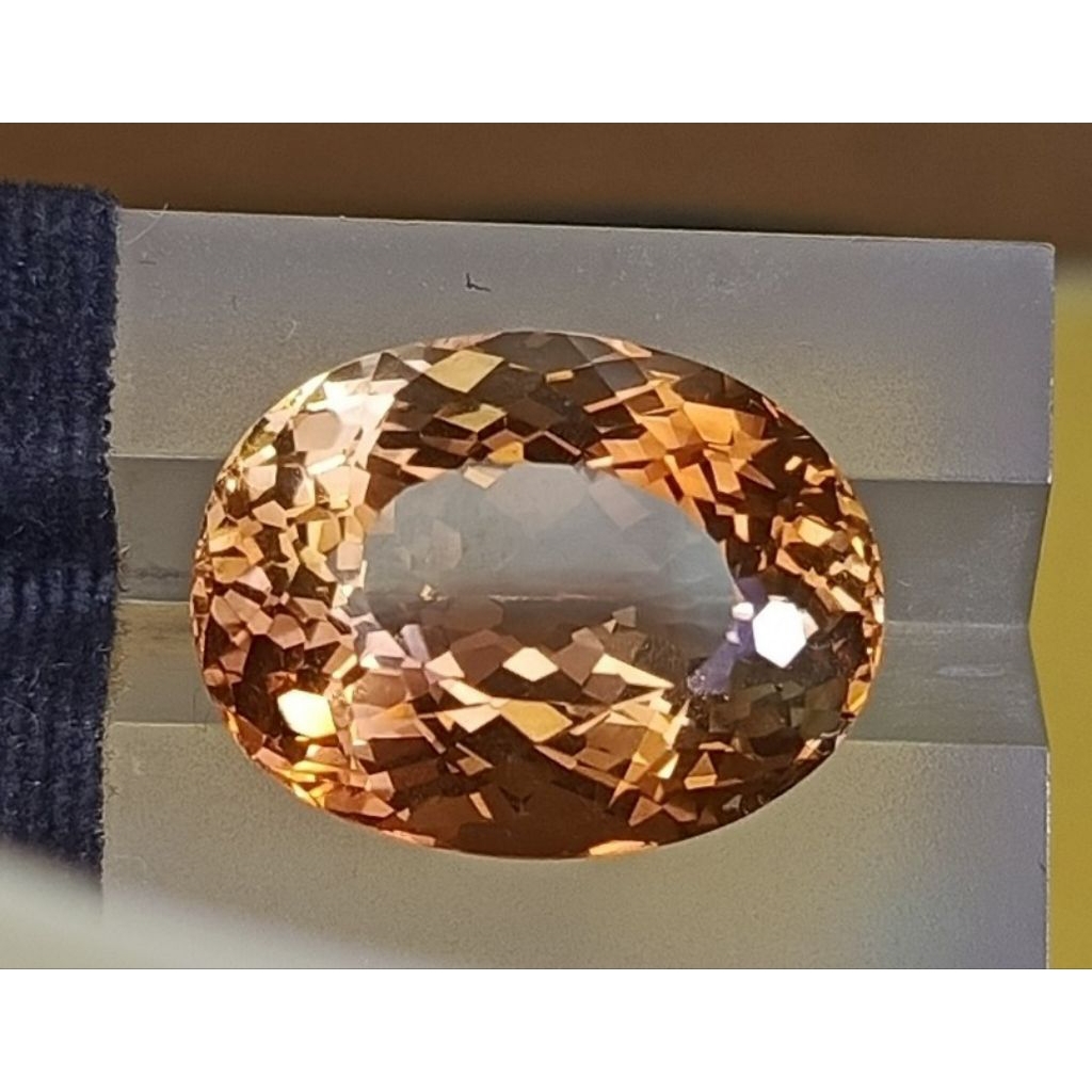 Natural brown topaz kode bz07