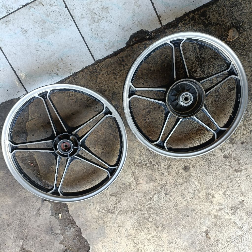 velg velk roda depan belakang ori original suzuki thunder tunder 125 bekas