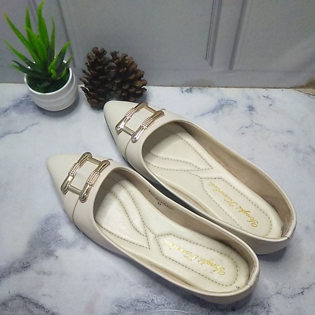 yongki komaladi flat shoes