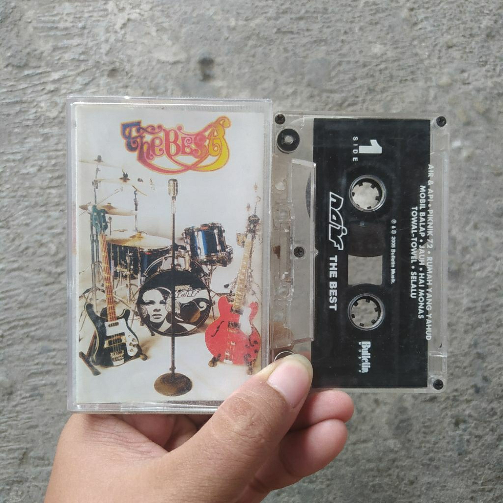 Kaset Pita Naif - The Best