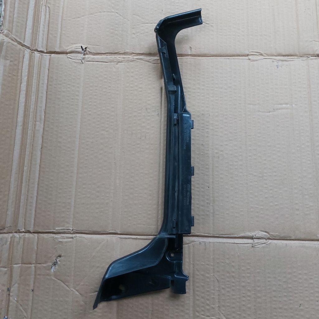 COVER DUDUKAN KABEL BODY GUIDE HORNES HONDA BEAT LED DELUXE ORIGINAL K1A