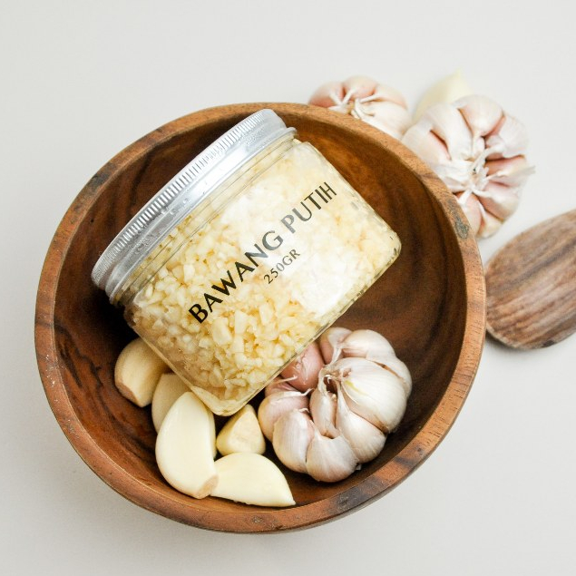 

Apron Kitchen Bawang Putih Cincang 250g Halal Certified ( Minced Garlic ready to cook 250g)