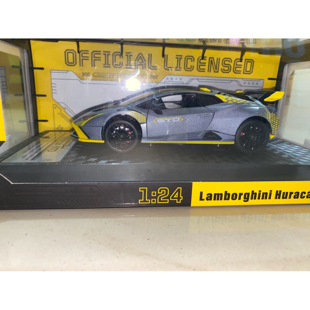 Diecast CCA Lamborghini Huracan STO 1:24