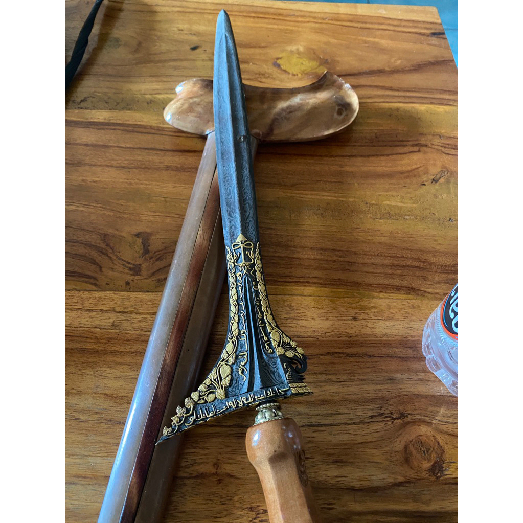 kanjeng kyai sinom robyong kinatah emas