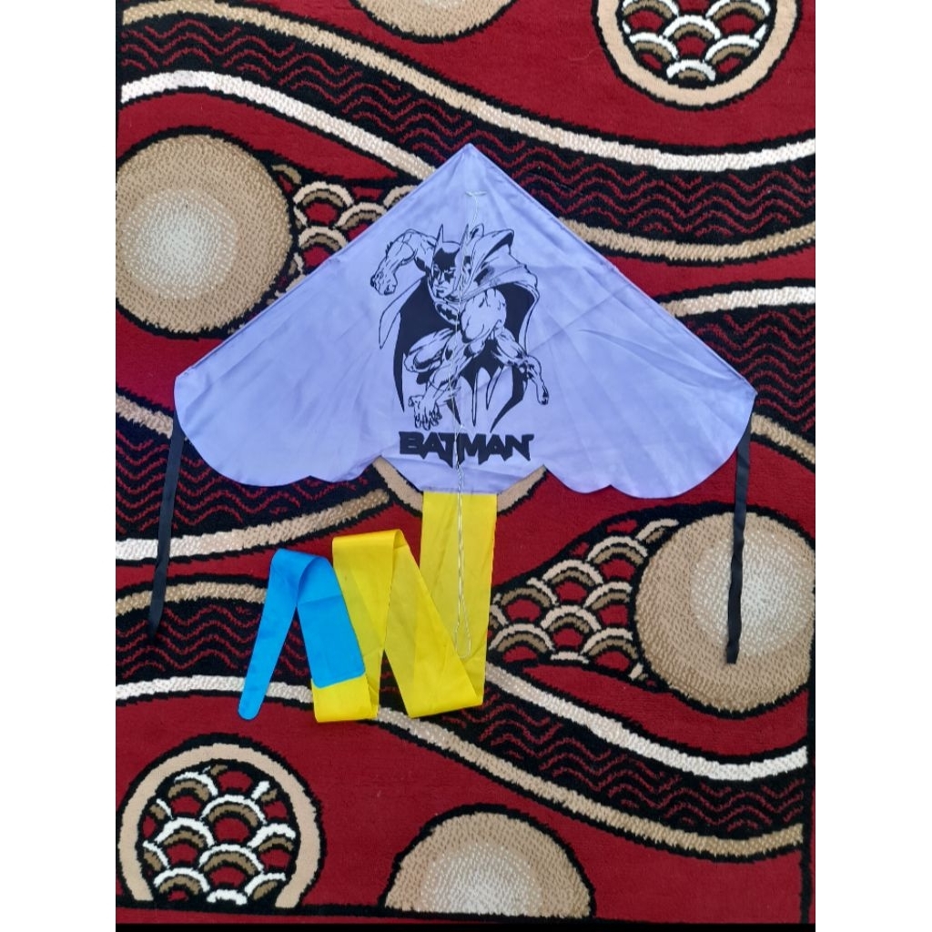 layangan kain hias gambar batman