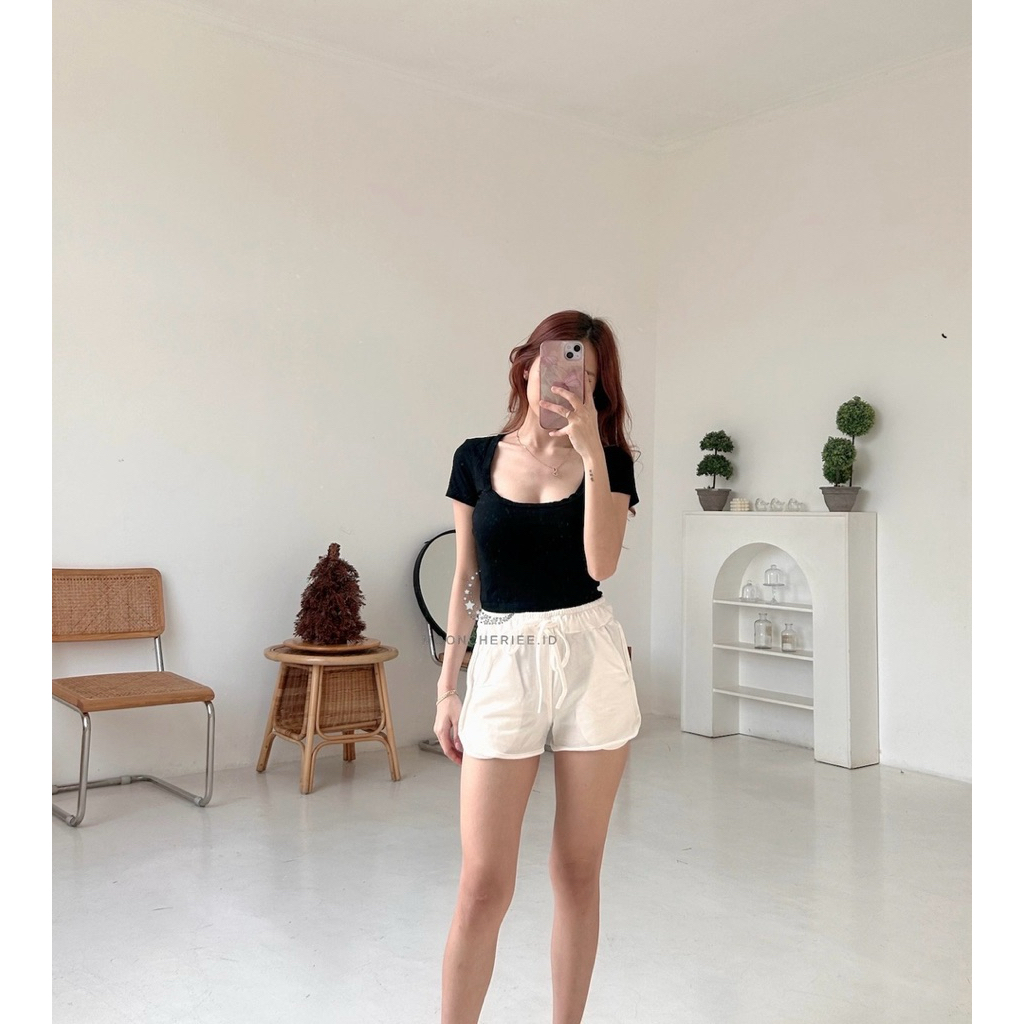 [Mooncheriee] Kiana Top / Crop Top Slim Fit