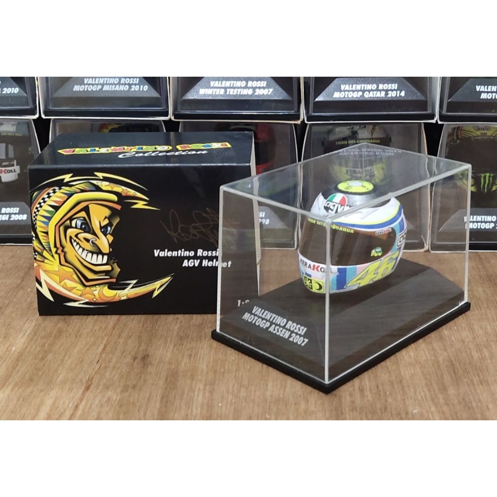 Minichamps Valentino Rossi 1/8 helmet MotoGP Assen 2007.