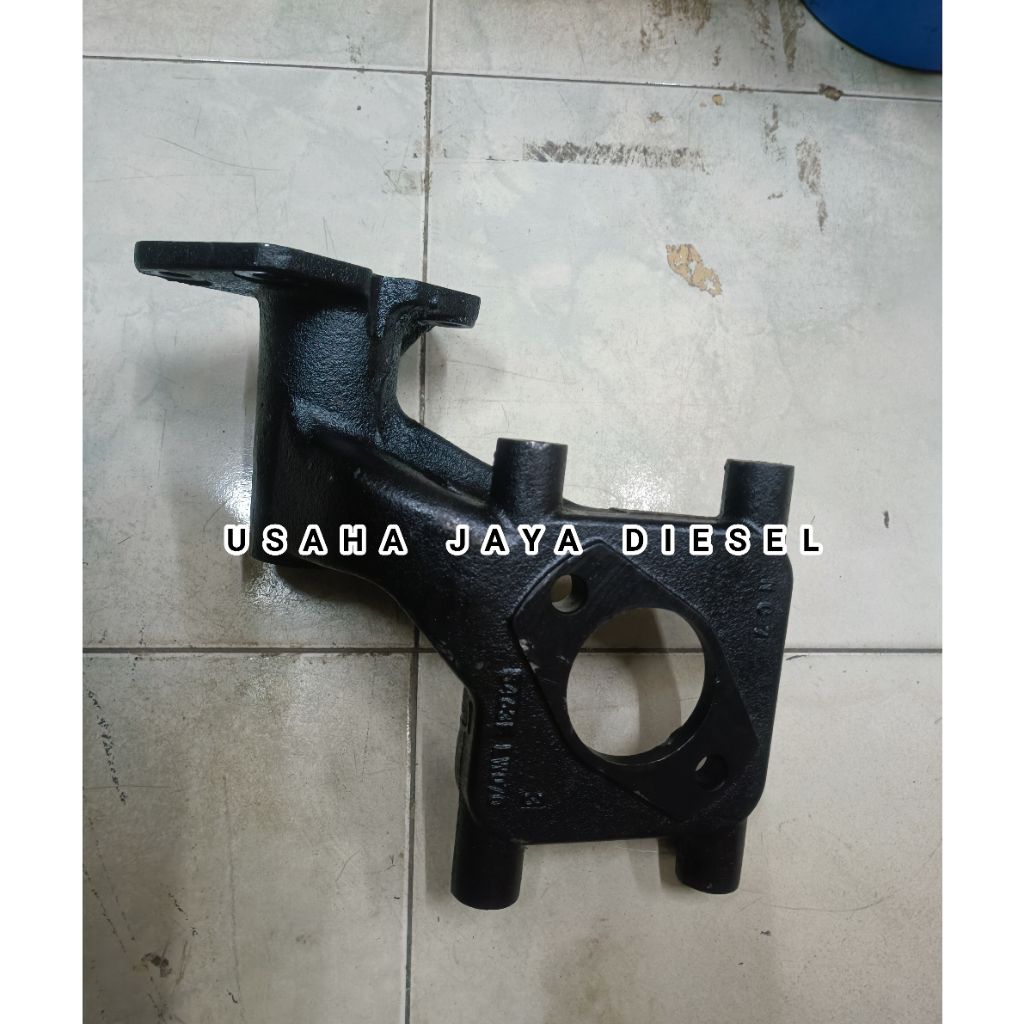 Bracket Chamber Hino 500 New Bagian Belakang Tengah Kiri Hino 500 FM260JD S463F-EW070