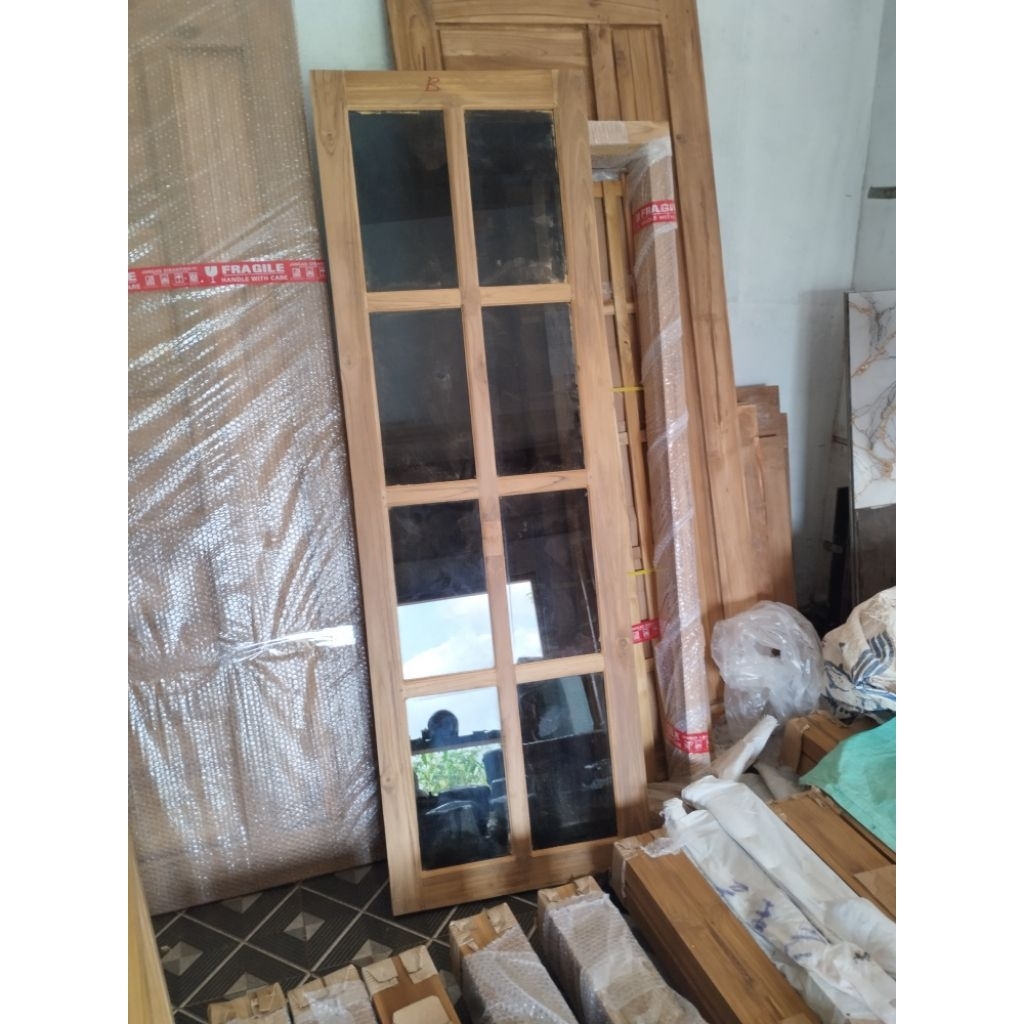 jendela dan kusen jati tua