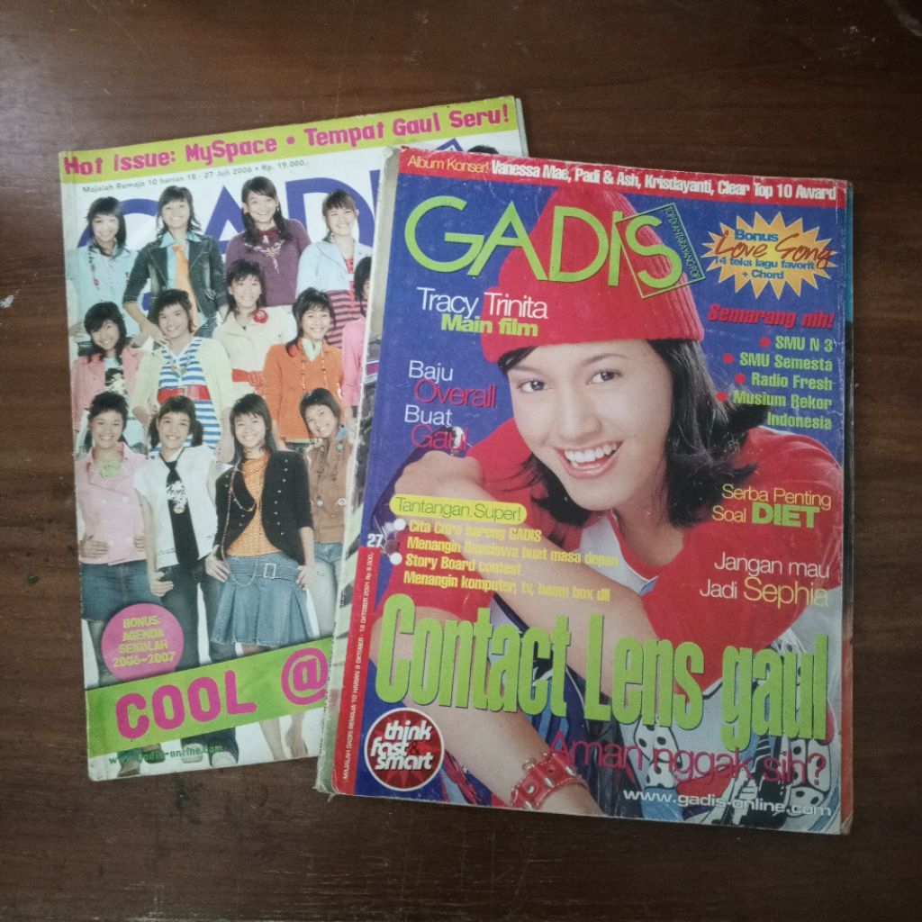 dua majalah gadis tahun 2001 dan 2006
