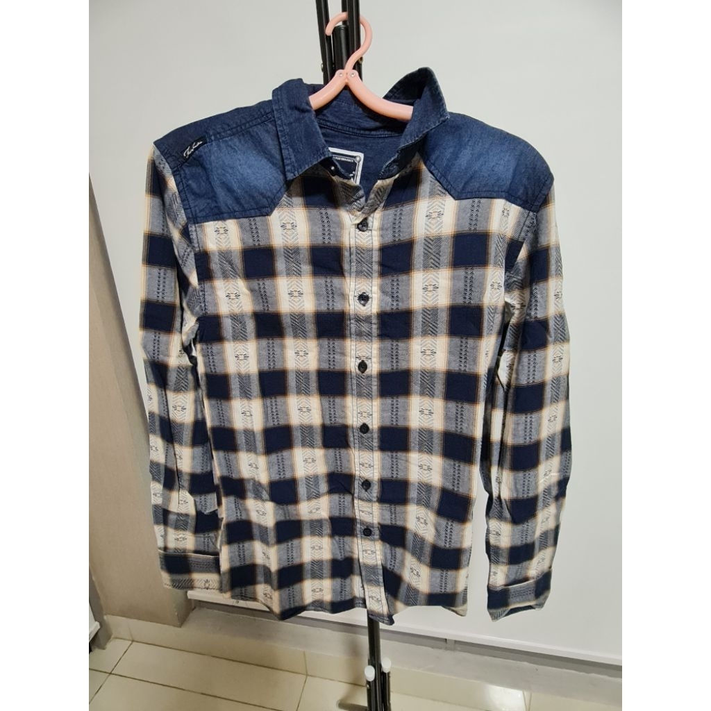 Fake London Kemeja Kotak Lengan Panjang