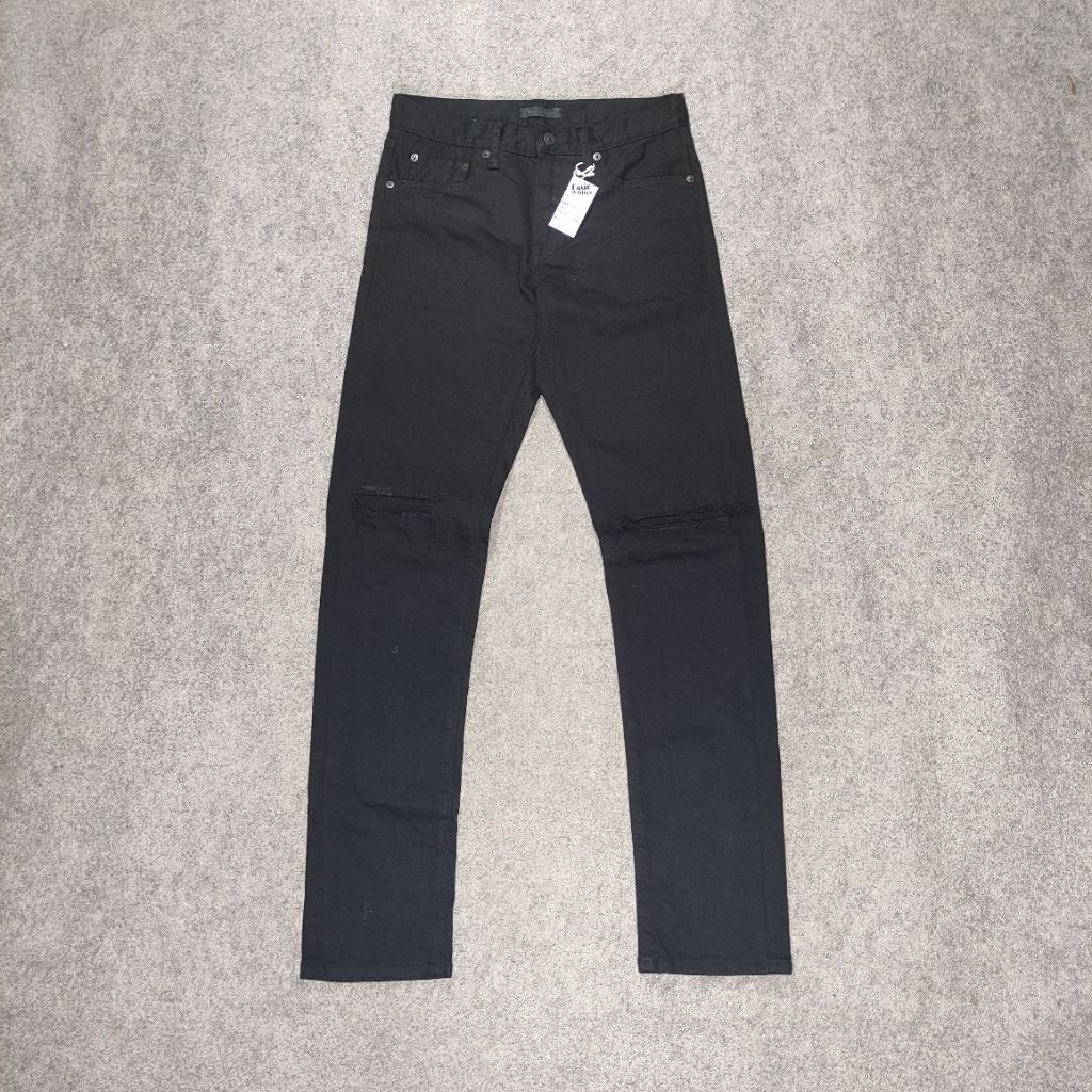 Celana Jeans Ripped Selvedge UNIQLO Warna Black size tag 29