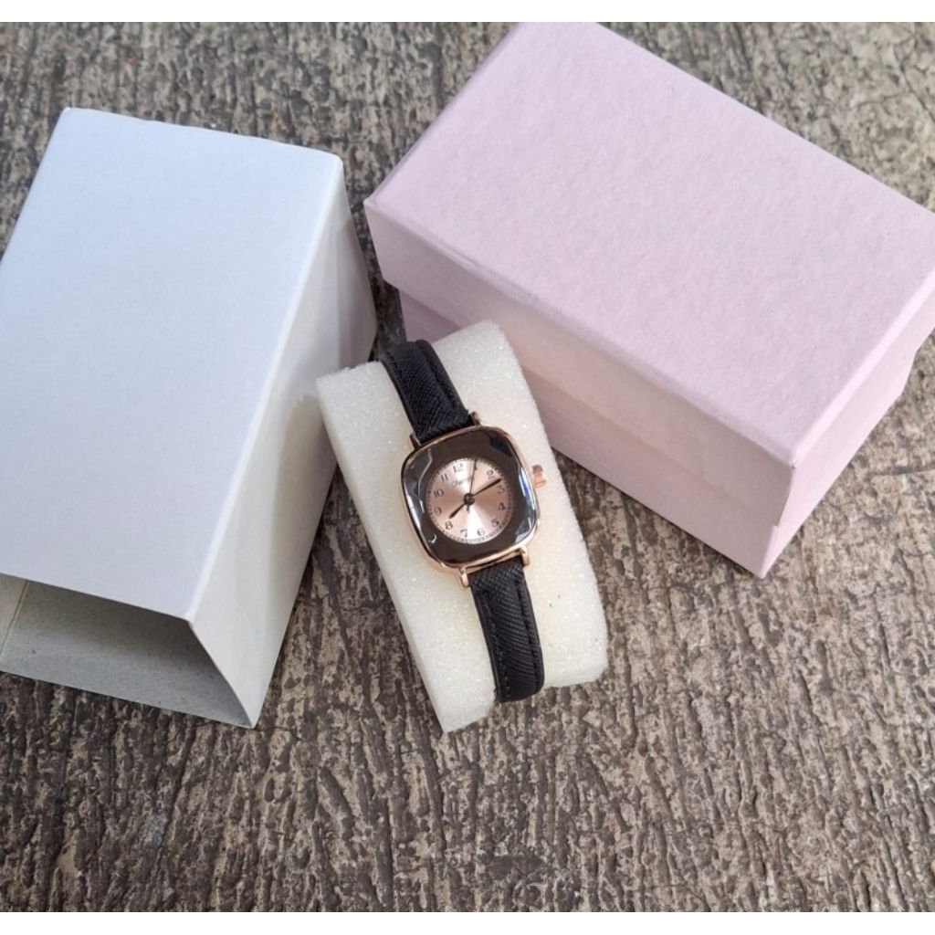 Jam Tangan Wanita Kulit kasual Kecil imut free Box Cantik