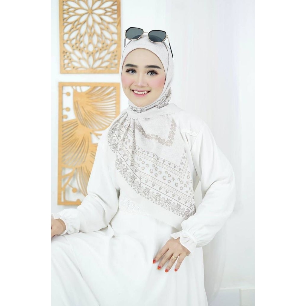 GIVAN PREMIUM POUCH SYAR'I/SEGIEMPAT MOTIF/HIJAB SEGIEMPAT