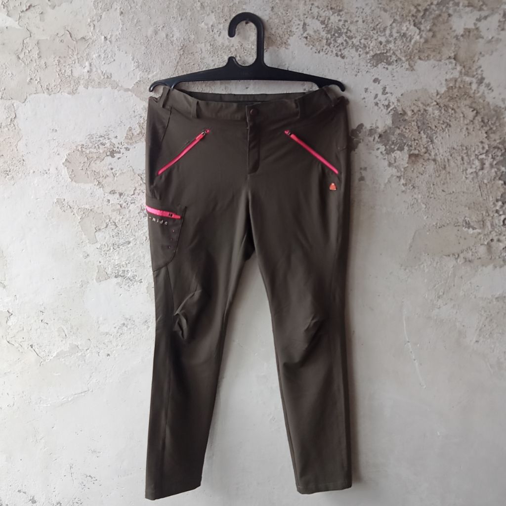 AVEKA SEMI CARGO CELANA OUTDOOR PEREMPUAN SIZE 29 30 SECOND ORIGINAL