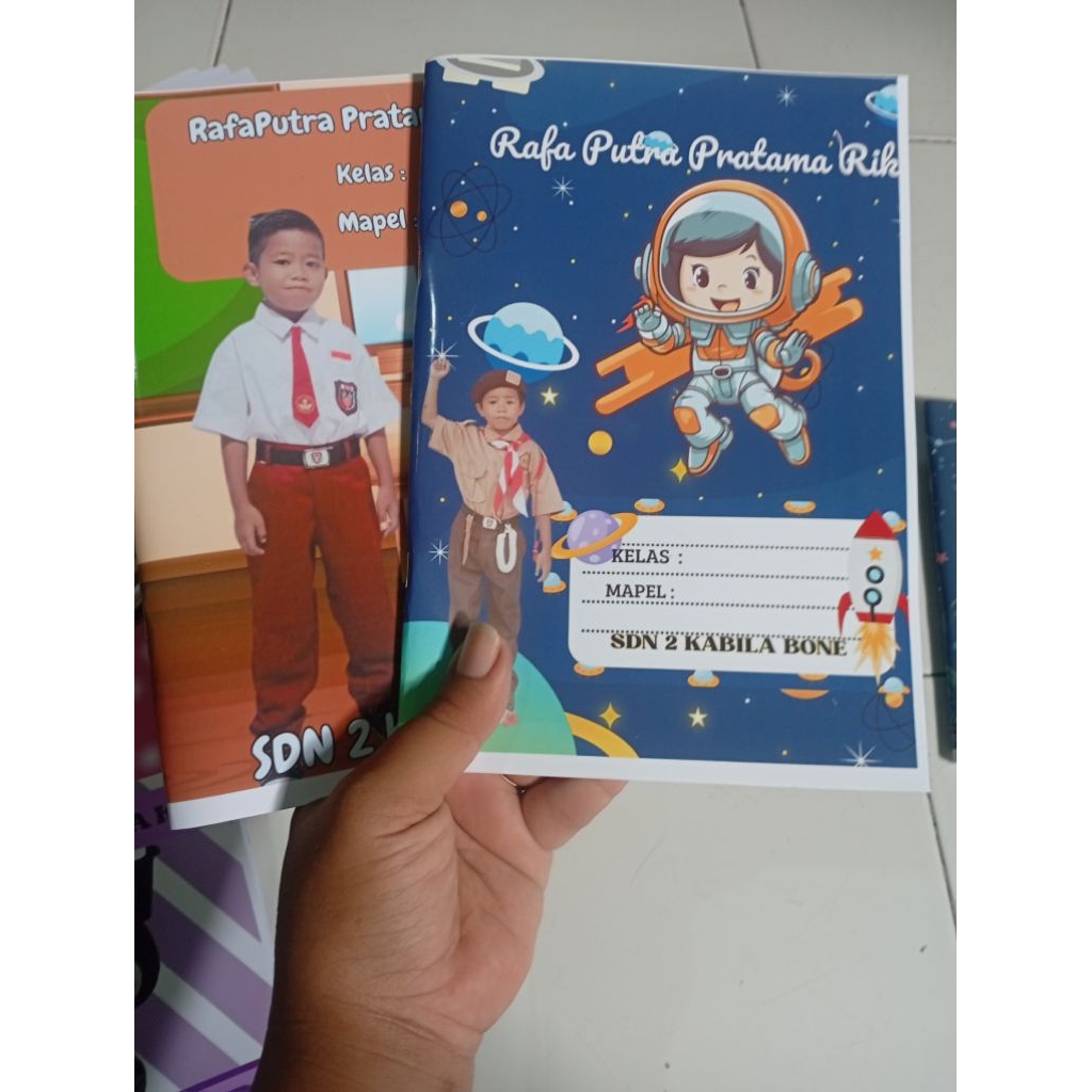 

Buku tulis kotak-kotak custom ukuran A5 dan F4 standar isi 38 lembar
