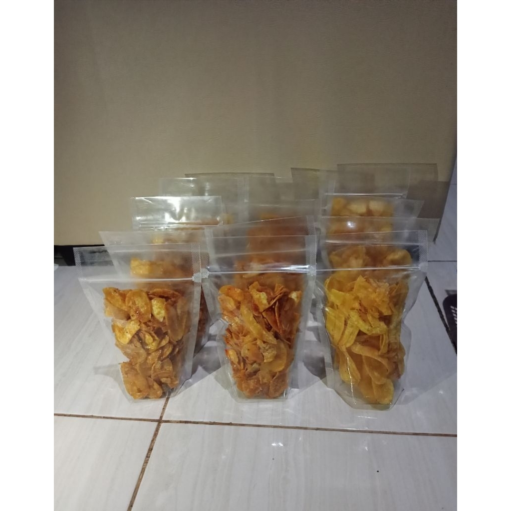 

Kripik Pisang Pedas manis gula Jawa dan Asin 100%