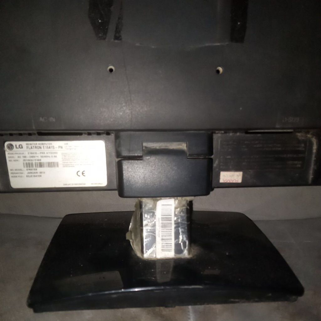 kaki monitor LG flatron E1641S