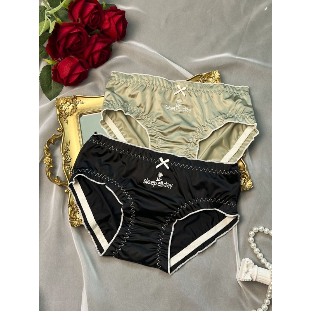 C21 Celana Dalam wanita full satin mengkilap licin bisa dipakai pria