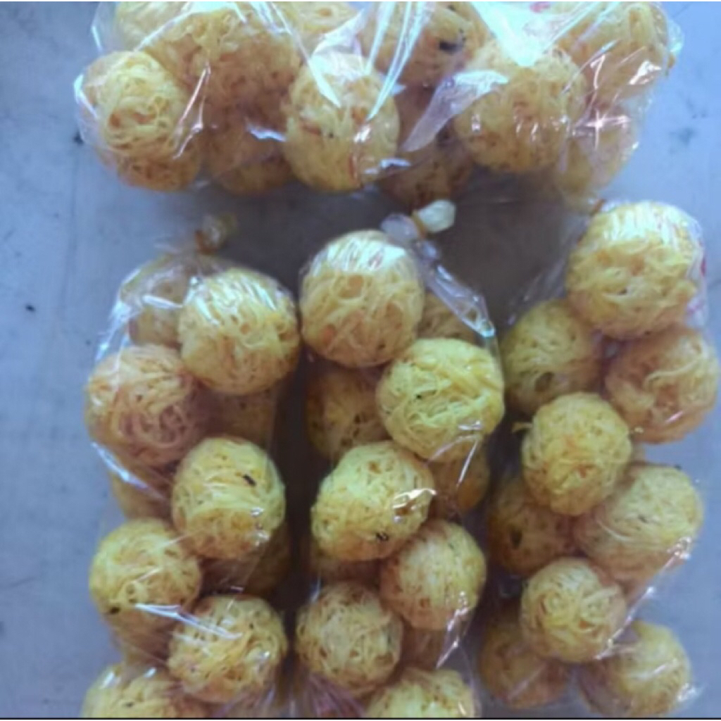 

Ramuak / kacimuih / kue kuning badaruak