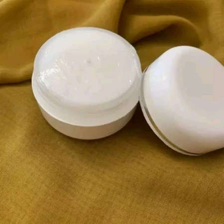 BIBIT PEMUTIH BODY CREAM PEMUTIH BADAN / Bibit Pemutih Badan