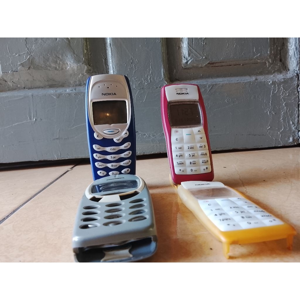 Nokia3310+nokia1100