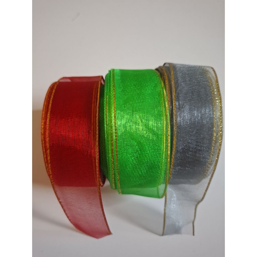 

Pita organza lis emas 1in per meter / pita organza lis emas 2,5 cm / pita lis emas