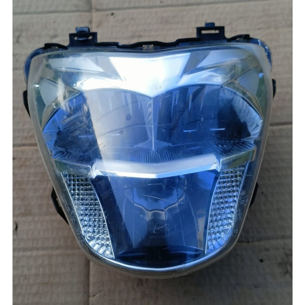 REFLEKTOR LAMPU DEPAN YAMAHA VIXION R LED BK8-H4300-00