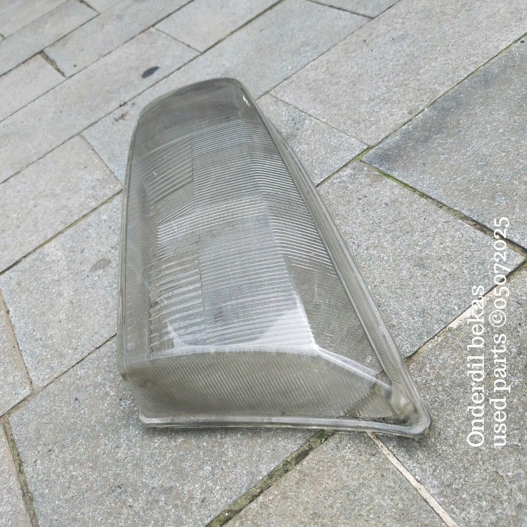 kaca headlamp kiri Toyota Camry 1999