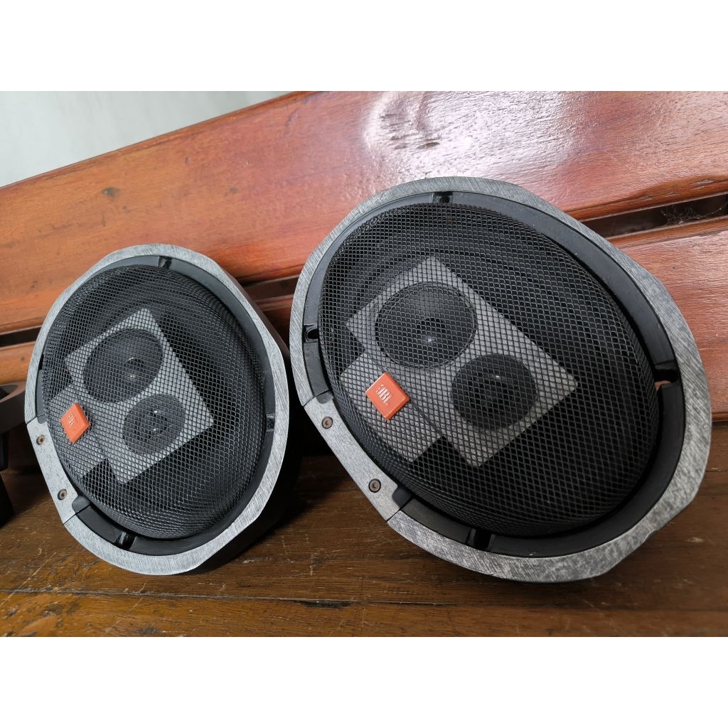 Sepasang speaker oval JBL T545