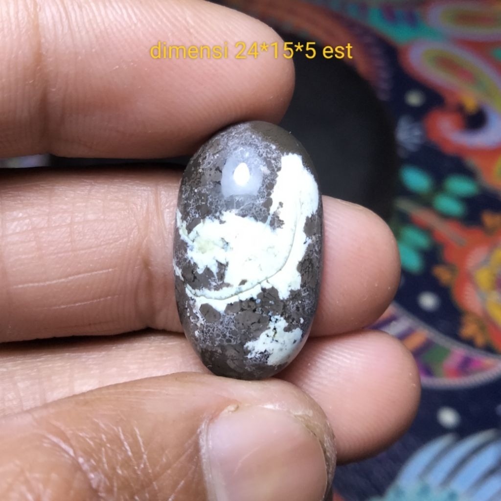 Batu akik pancawarna garut klasik