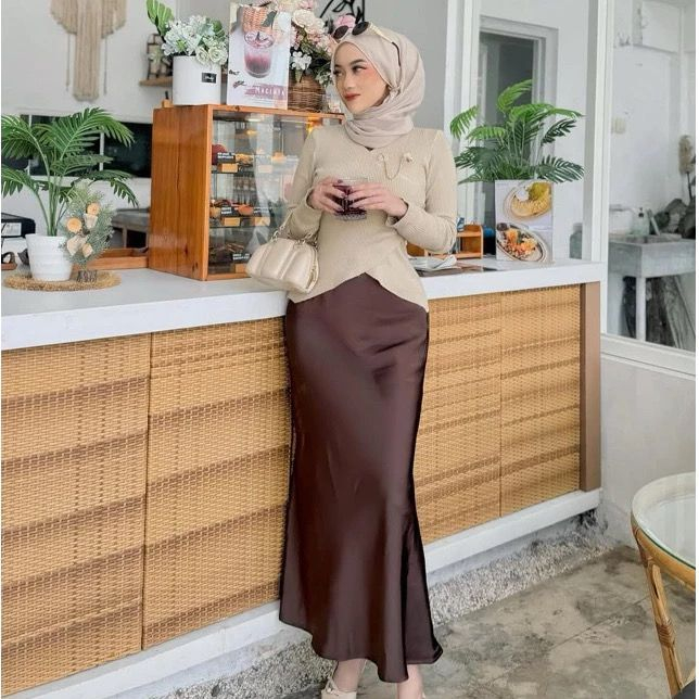 Rok Satin A Line - [Rok Satin Reine v2 90CM - 100CM] - Satin Long Skirt - Rok Satin Panjang - S samp