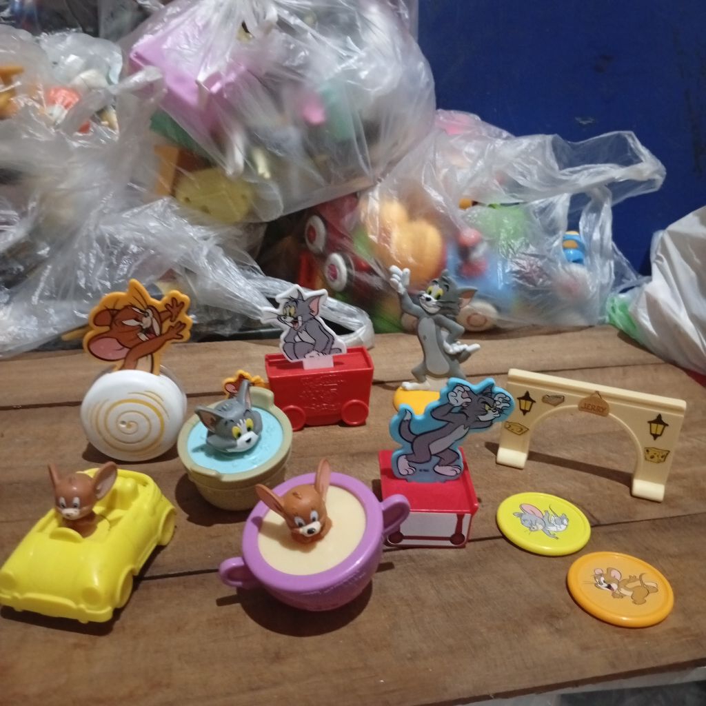 happy meal toys tom and jerry 2024 set