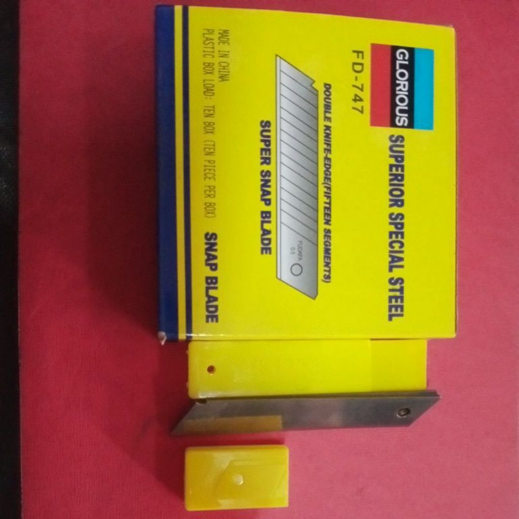 

(VnV express) Mata pisau / cutter besar merek Glorious 1 kotak isi 100 buah