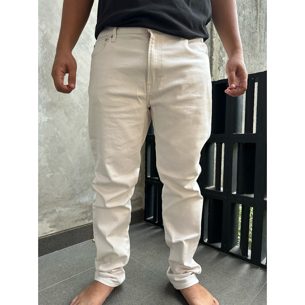 PRELOVED LIKE NEW [ORIGINAL STORE] UNIQLO celana panjang jeans denim warna putih pria cowok