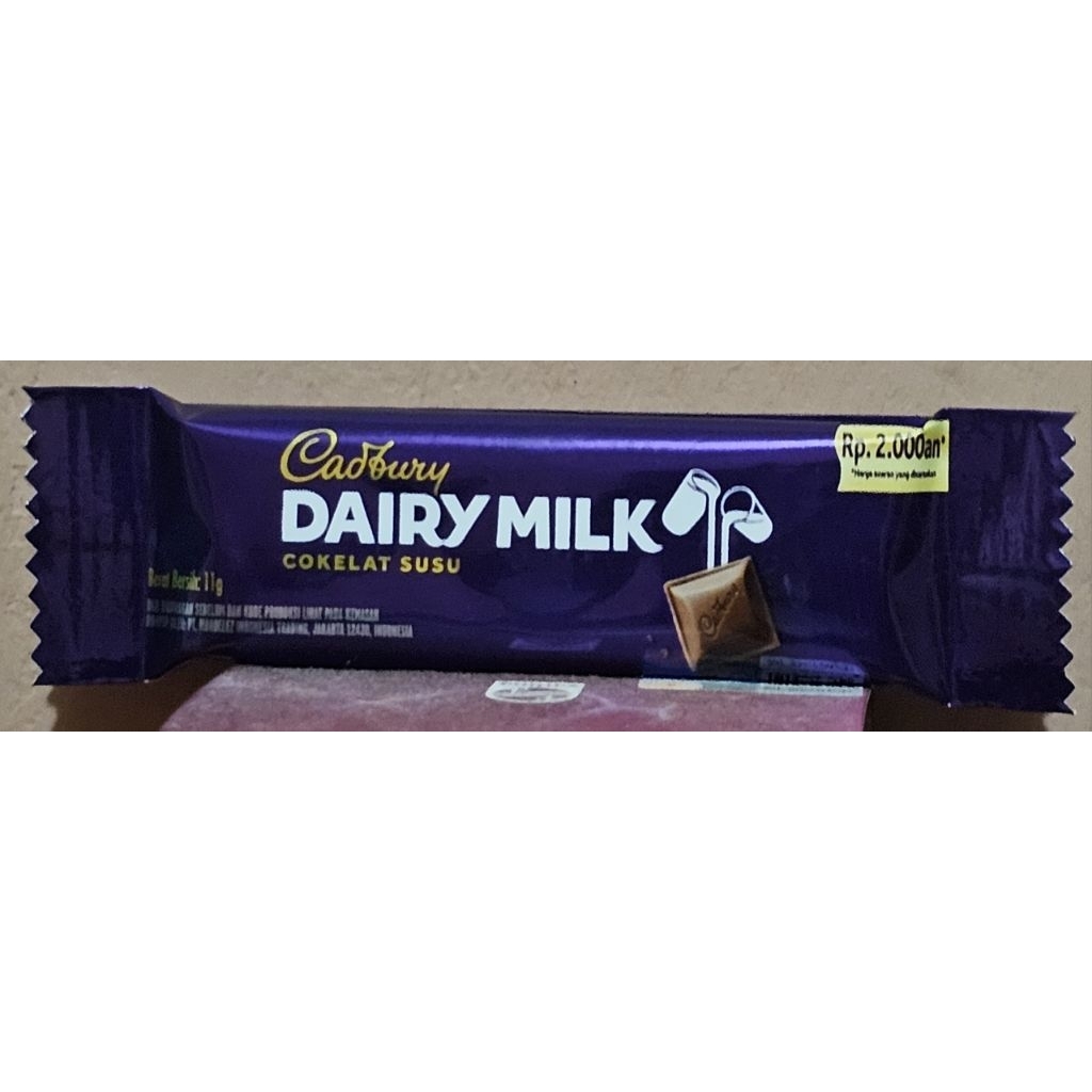 

Cadbury Dairy Milk 11g - Coklat Susu Batang Mini