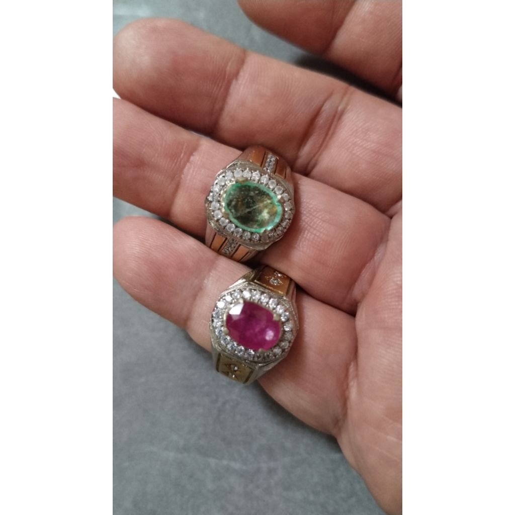 Batu Jamrud dan Ruby