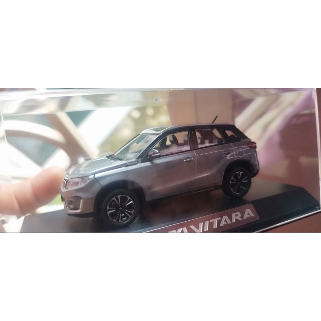 Suzuki Escudo Vitara LHD diecast skala 43