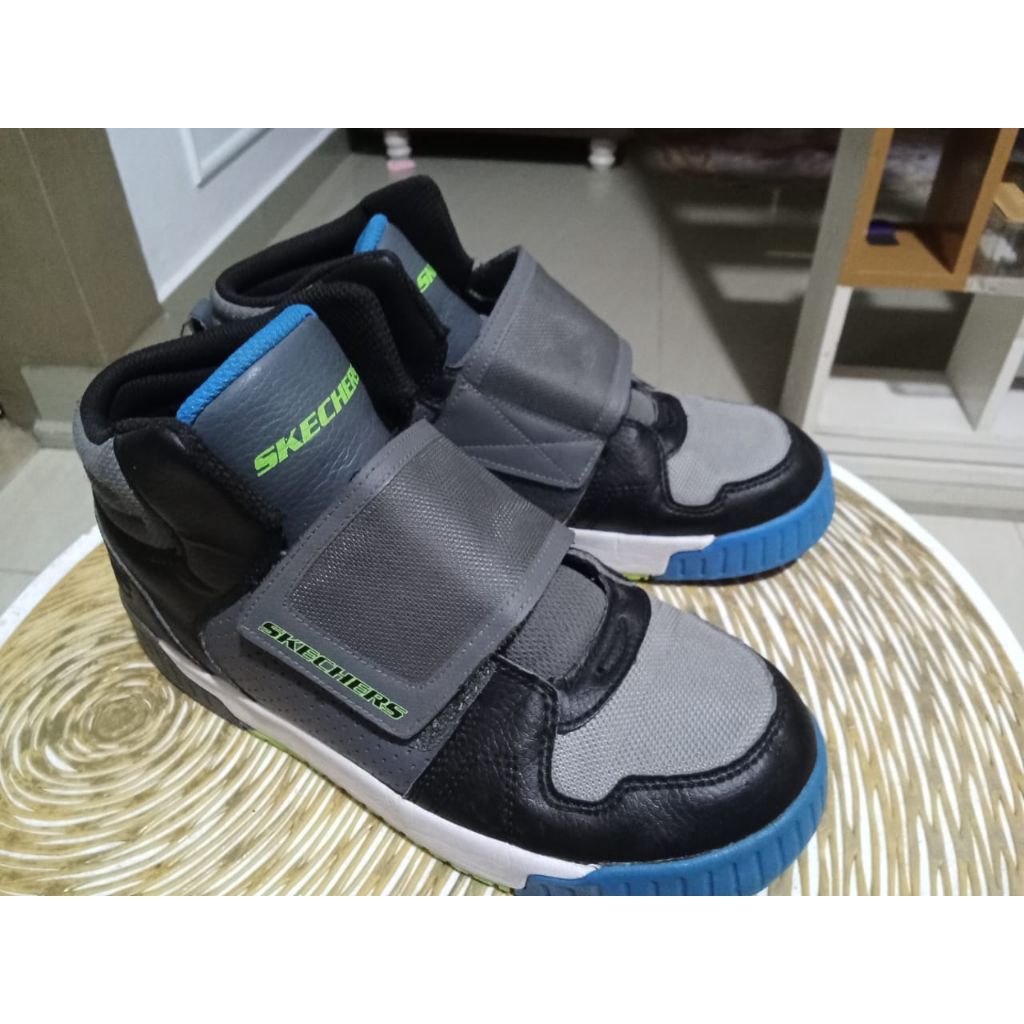 SKECHERS AIR COOLED MEMORY FOAM