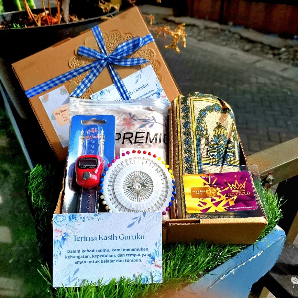 HIJAB AZARA hadiah kado gift box jilbab paket hemat hampers lebaran kado wisuda wedding